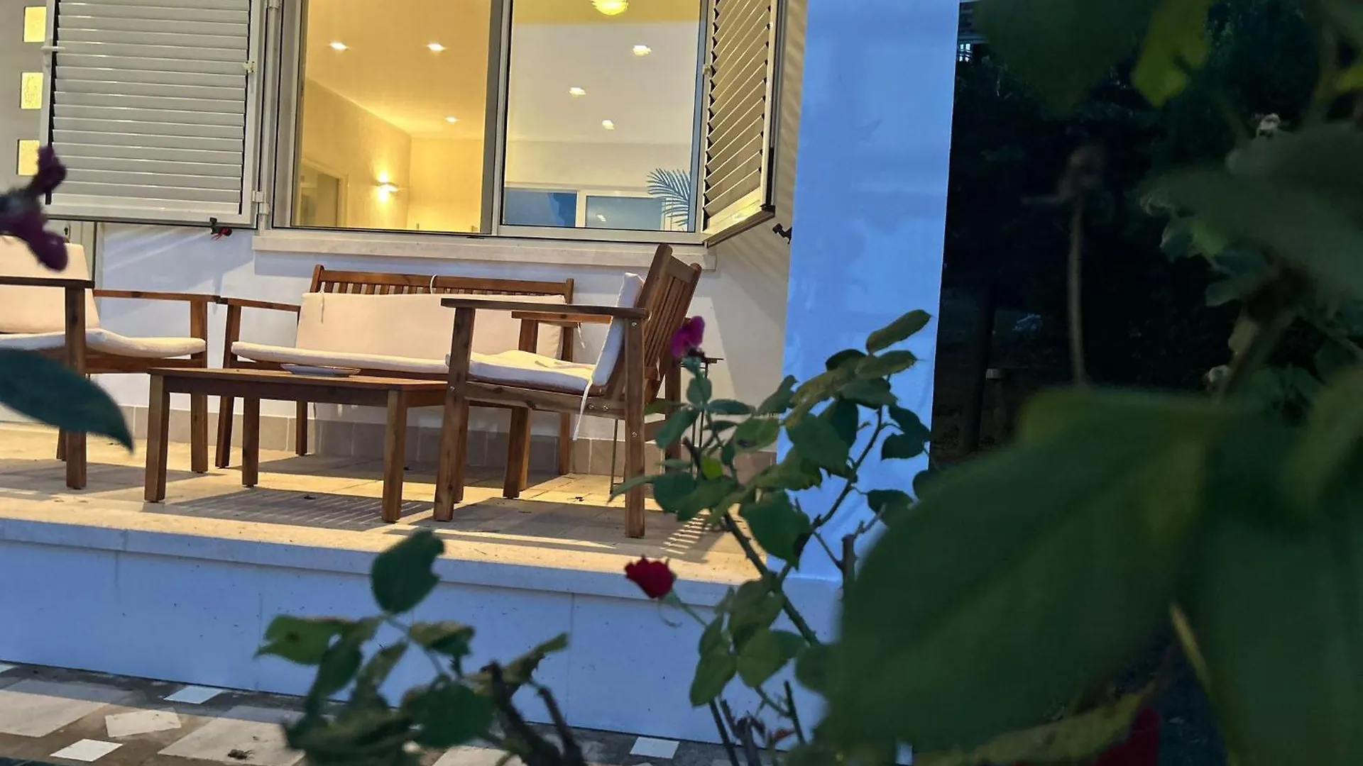 בית נופש שקודר Pelikan Lake House